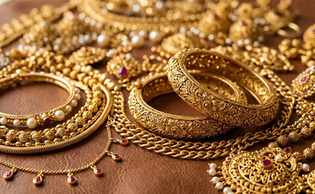 Bengaluru: Jewellery shop owner absconds after cheating customers
